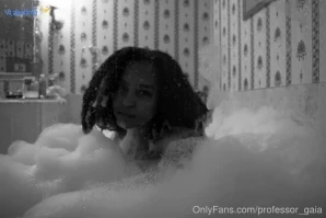 Professor_gaia - Friday Nights Live Edging Hour 3 up next