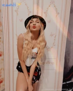 Christine_live - Happy Easter to all the rabbits