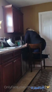 Thisguythatgirl7 - Ever wanna see a fat girl plop down and read a lil