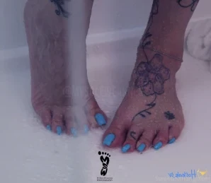 Sweetesthangsfeet - Who likes sweaty feet