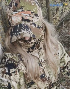 Midwestemmafree - Three girls one tractor I took oakleyraeee and