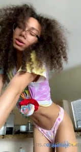 Falkybear - Girl bulges are so sexy 