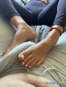 Hang10toess - In case you needed to cum tonight watch me milk him