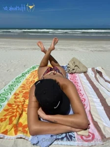 Hang10toess - He s been begging to worship my feet like this since the