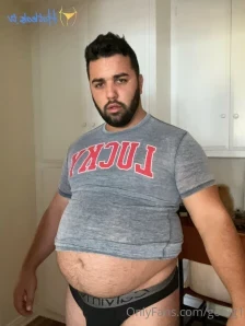 Gobig1 - Bathroom belly