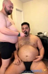 Gobig1 - Little weight lifting vid belly poppin out
