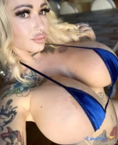 Bombshelldez - My hard nipples need your attention Daddy