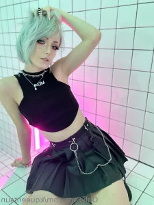 Kqueentsun - 5 different GIFs of me spreading and grabbing myself