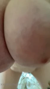 Millymarksxxx - I love playing with my giant tits