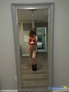 Marieee_loveee - It s so slow at the club so I took some pictures for