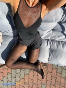 Queenfeetred - Better with pantyhose Or without Good night