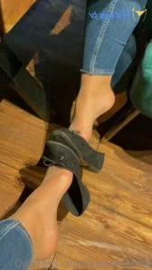 Queenfeetred - Which heels fit better