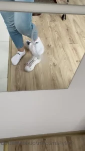 Queenfeetred - Spit on my shiny heels