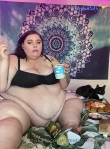 Sweetaspeachesss - Would you slide into bed with me for a lazy morning