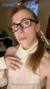 Girl_gaymer888 - Happy to be your lil Christmas gift