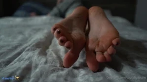Toetallydevine - More snaps by thefeetguide