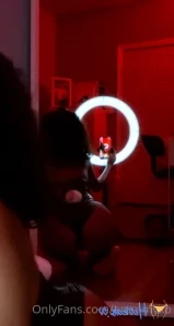 Emmmyxo - if I get exposed I m not going to post my boobs anymore on