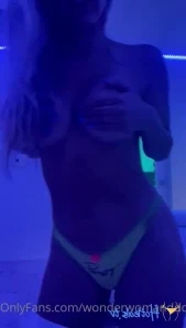 Wonderwomanddd - Cum play with me baby