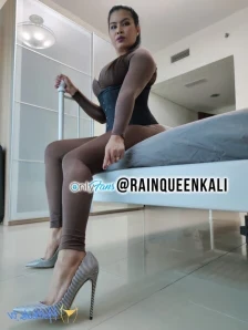 Rainqueenkali - I need extra pair of hands to help me reach places I