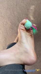 Feetznation - I ll squish you between my toes