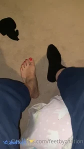 Feetznation - Which foot do you like better Left Right or BOTH