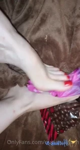 Feetvampire - I m waiting for someone to come home Don t hesitate to