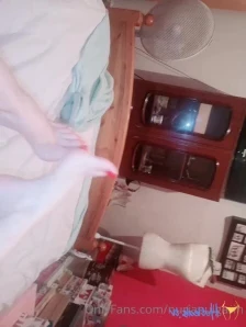 Feetvampire - I keep recovering from my fall to be able to make higher