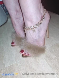 Feetvampire - What kind of video do I do tonight Would you like to see
