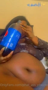 Phat_ass_phoebe - Sooooooo who s interested in some close-up belly