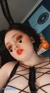 Christinethequeenn - I know I said you guys could vote on my Halloween part 6