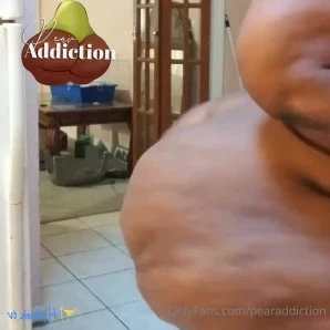 Pearaddiction - I heard I taste sweet Do you want to come find out