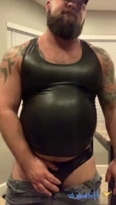 Cubby_84 - Enjoying a chill night at home beer and Switch