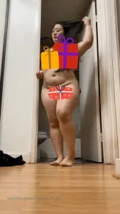 Sweetassbunbun - I decided to use a bigger dildo with my sex machine part 23 