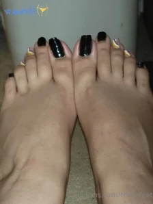 Trins_feet - Go ahead my pet Touch yourself to the thought of my feet