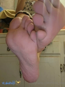 Trins_feet - My goal is upload everyday but weekends like normal on