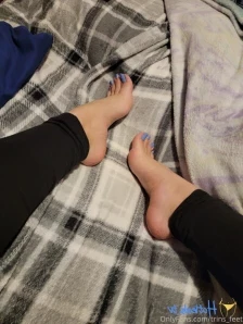 Trins_feet - Scrunches and an abundance of wrinkles