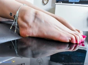 Solecatcher - camilla_tootsie with her perfect soles on show