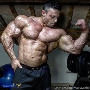 Mattiavecchi - SEXY MUSCLE BED ask in pvt the complete video