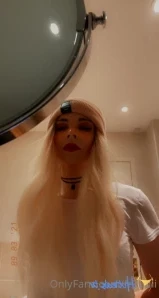 Fr3ddii - Do you like whats under my dress hehe