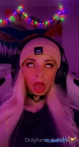 Fr3ddii - POV You hear a funny noise from my bedroom 