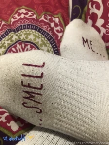 Sweatysockq - My smelly Adidas crew socks part 2