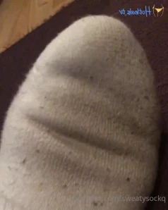 Sweatysockq - My smelly Adidas crew socks part 10