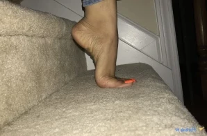 Islandbadgyaal - My soles are your god Worship them as such