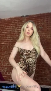 Lilly_bellxxx - LIVE REMINDER Saturday June 8 6pm PST I want to be so