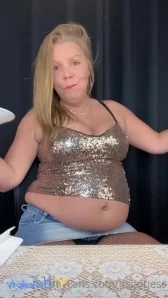 Itsgorjess - IT S HOT AND I NEED ICE CREAM 33 00 I m back from a