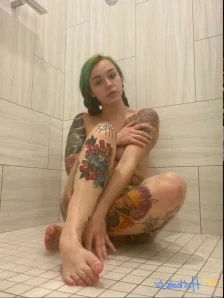Maggiemoodie - shoot me a web babe