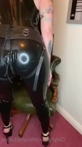 Zaradurose - It s my birthday today I m spending the day doing