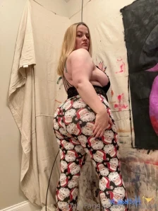 Lularanae - So jiggly