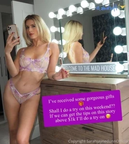 Sarahjaynedunnofficial - You know we re a cheeky pair check your inbox