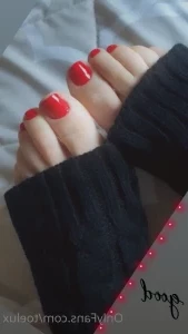 Toeluxx - Saturday fun Part 3 is foot bath Splash splash